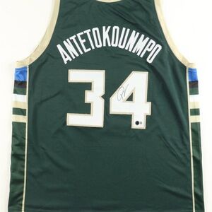 Giannis Antetokounmpo Signed Jersey (Beckett)